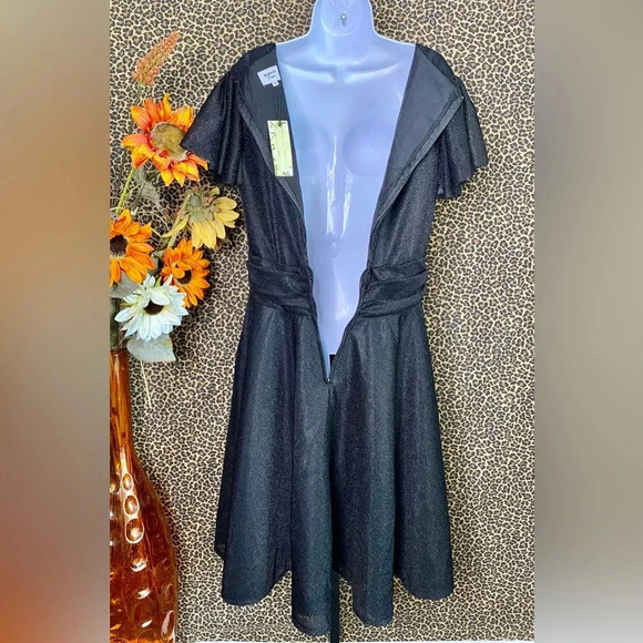 🦋B2G1🦋MAGNOLIA PLACE Black Sparkly PLUS SIZE Flutter Sleeve Dress NWT | 2XL | - Picture 8 of 11